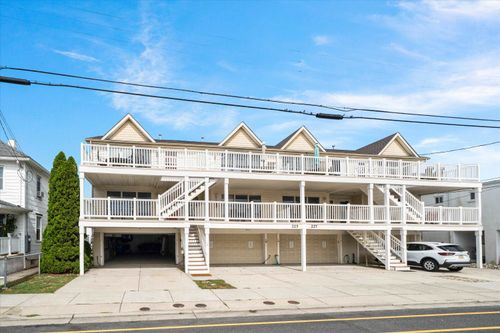 f-225 E Davis Ave, Wildwood, NJ, 08260-4612 | Card Image