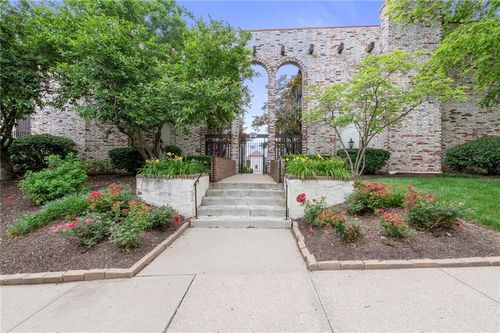 apt-a-5017 Walnut St, Kansas City, MO, 64112-2721 | Card Image