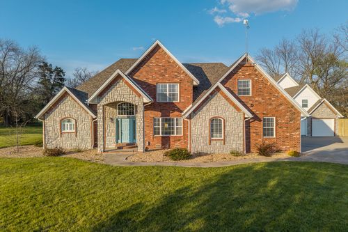 915 E 438th Rd, Bolivar, MO, 65613-8237 | Card Image