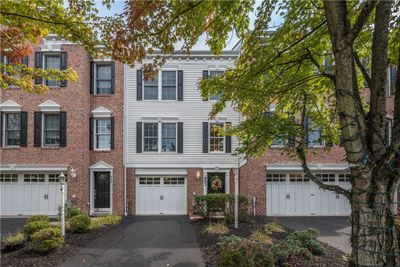 903 Montclair Dr, Townhouse with 3 bedrooms, 2 bathrooms and 1 parking in Coraopolis PA | Image 1