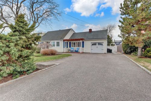 197 Blackheath Rd, Lido Beach, NY, 11561-4809 | Card Image