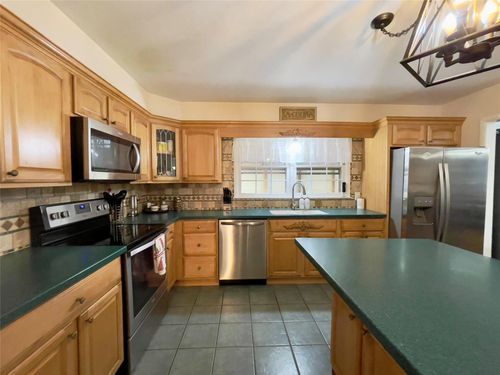 134 Forest Valley Rd, Pleasant Valley, NY, 12569-7611 | Card Image