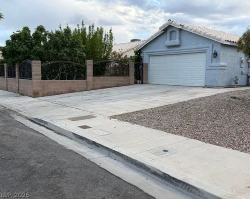 5033 Crystal Breeze Ln, North Las Vegas, NV, 89031-6226 | Card Image