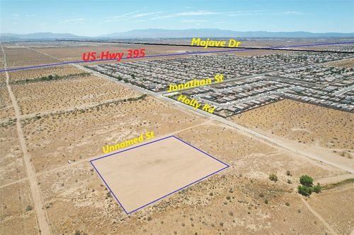 19 Holly Rd, Adelanto, CA, 92301 | Card Image