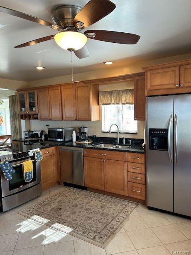 32241 N River Rd, House other with 3 bedrooms, 2 bathrooms and null parking in Harrison Twp MI | Image 16