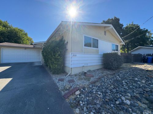 2040 Las Lomas Ct, Concord, CA, 94519-1010 | Card Image