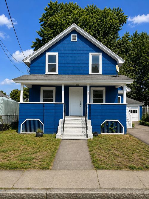 43 Hosley St, Manchester, NH, 03103-4327 | Card Image