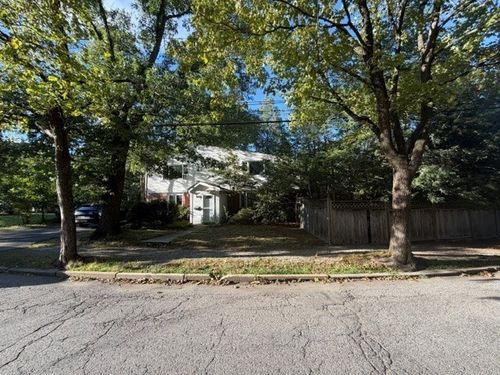 39 Charlemont St, Newton, MA, 02461-1909 | Card Image