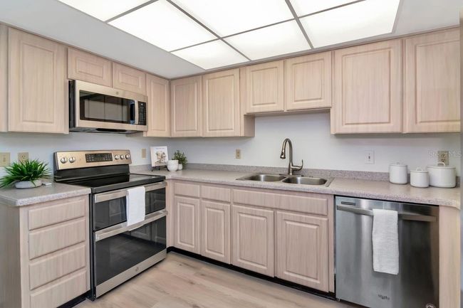 Kitchen | Image 13