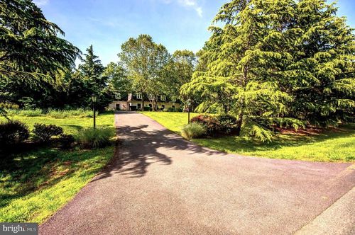 11501 Skipwith Ln, POTOMAC, MD, 20854-1642 | Card Image