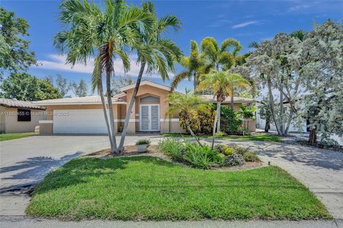 948 Se 10th Ct, Pompano Beach, FL, 33060-9537 | Card Image