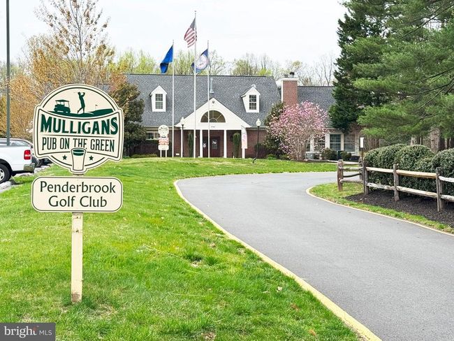 APT-101 - 12009 Golf Ridge Ct, Condo with 3 bedrooms, 2 bathrooms and null parking in FAIRFAX VA | Image 5