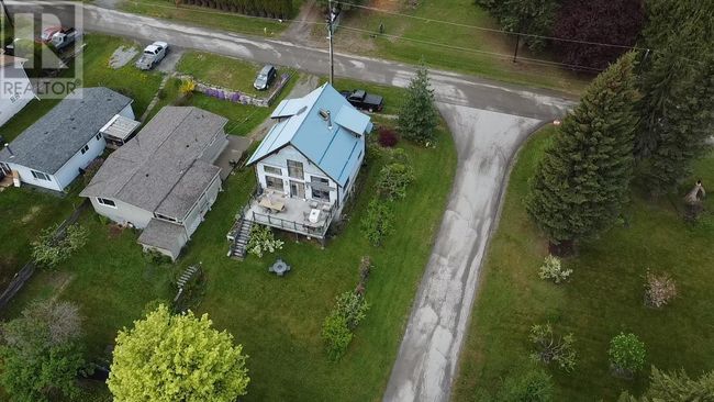 130 8 Th St, House other with 2 bedrooms, 3 bathrooms and null parking in Kaslo BC | Image 8