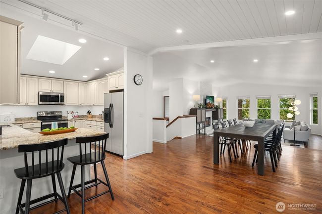 8475 Se 45 Th St, House other with 4 bedrooms, 3 bathrooms and 2 parking in Mercer Island WA | Image 13