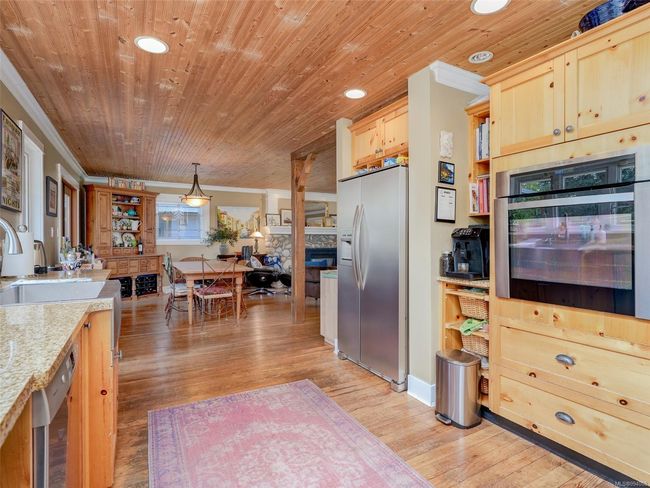 3935 Tudor Ave, House other with 4 bedrooms, 3 bathrooms and 1 parking in Saanich BC | Image 9