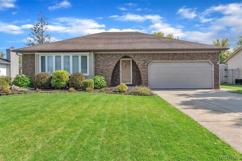 214 Presidio Pl, Amherst, NY, 14221-3746 | Card Image