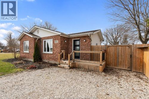 98 1/2 Canal St E, Tilbury, ON, N0P2L0 | Card Image