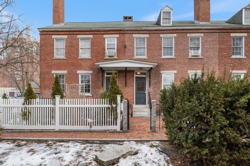 b-98 W Merrimack St, Manchester, NH, 03101-2322 | Card Image