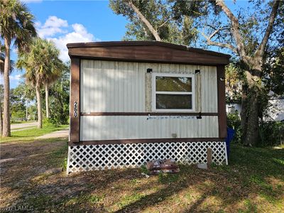 260 Clark Street, House other with 2 bedrooms, 2 bathrooms and null parking in North Fort Myers FL | Image 2