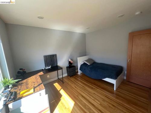 2554 2554 Virginia St, Berkeley, CA, 94709 | Card Image