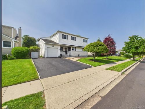 408 Briarwood Rd, Massapequa, NY, 11758-2206 | Card Image