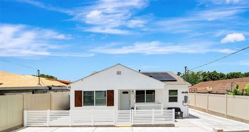 10951 Whitegate Ave, Sunland, CA, 91040-2253 | Card Image