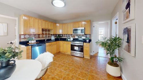 2-17 Jones St, Everett, MA, 02149-2205 | Card Image