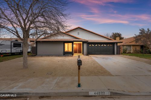 44022 Andale Ave, Lancaster, CA, 93535-4121 | Card Image