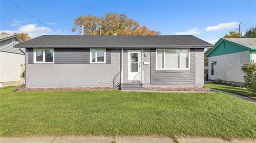 {{alt}} | Card Image