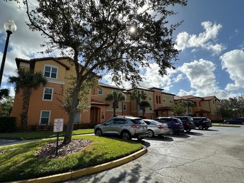 apt-9107-5479 Vineland Rd, ORLANDO, FL, 32811-7638 | Card Image