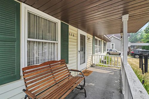 326 Adams St, Ionia, MI, 48846-1741 | Card Image