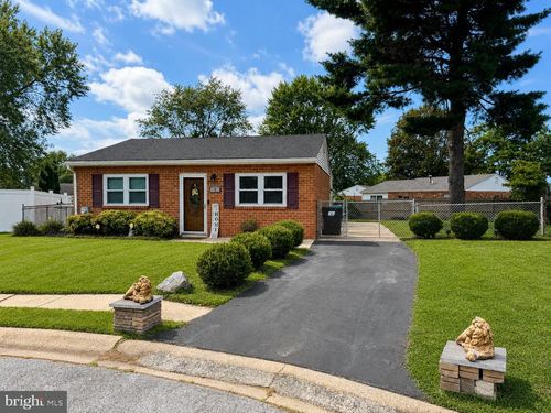 1 Defoe Cir, NEWARK, DE, 19702-5302 | Card Image
