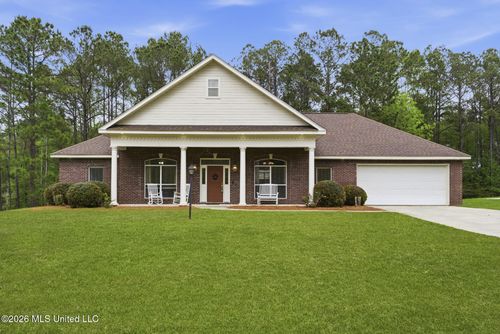 210 Whistlers Way, Hattiesburg, MS, 39402-8695 | Card Image