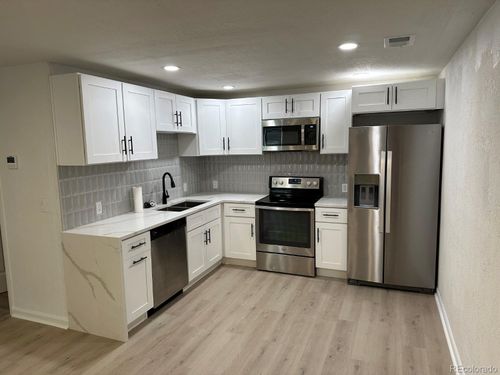 apt-2-3390 S Clay St, Englewood, CO, 80110-2092 | Card Image