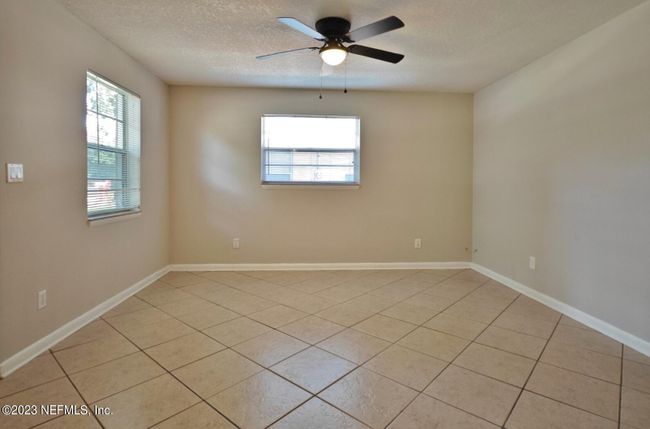 909 13 Th St N, Home with 3 bedrooms, 1 bathrooms and null parking in Jacksonville Beach FL | Image 5