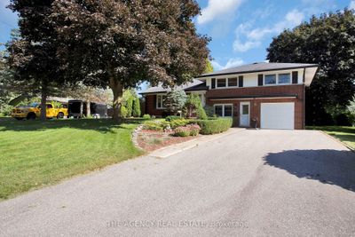 9 Bloomfield Dr, House other with 3 bedrooms, 2 bathrooms and 7 parking in London ON | Image 2