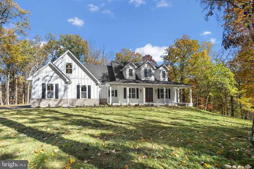 17 Mistletoe Lane, SHEPHERDSTOWN, WV, 25443 | Card Image