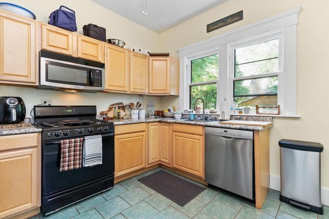 Kitchen - unit 829 | Image 40