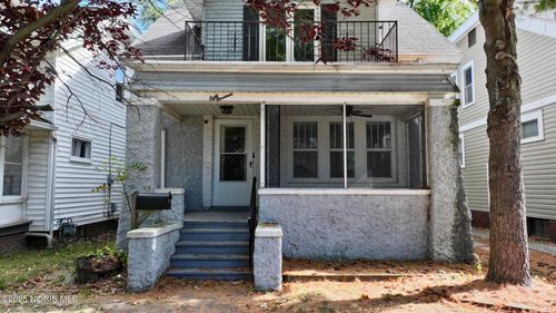 819 Geneva Ave, Toledo, OH, 43609-3037 | Card Image