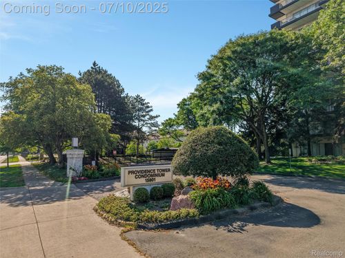apt-5-15801 Providence Dr, Southfield, MI, 48075-3137 | Card Image