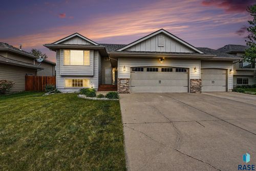 8808 W Norma Trl Trail, Sioux Falls, SD, 57106 | Card Image