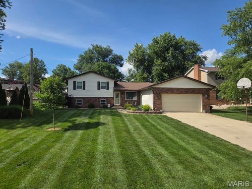 160 Sunray Dr, Highland, IL, 62249-2419 | Card Image