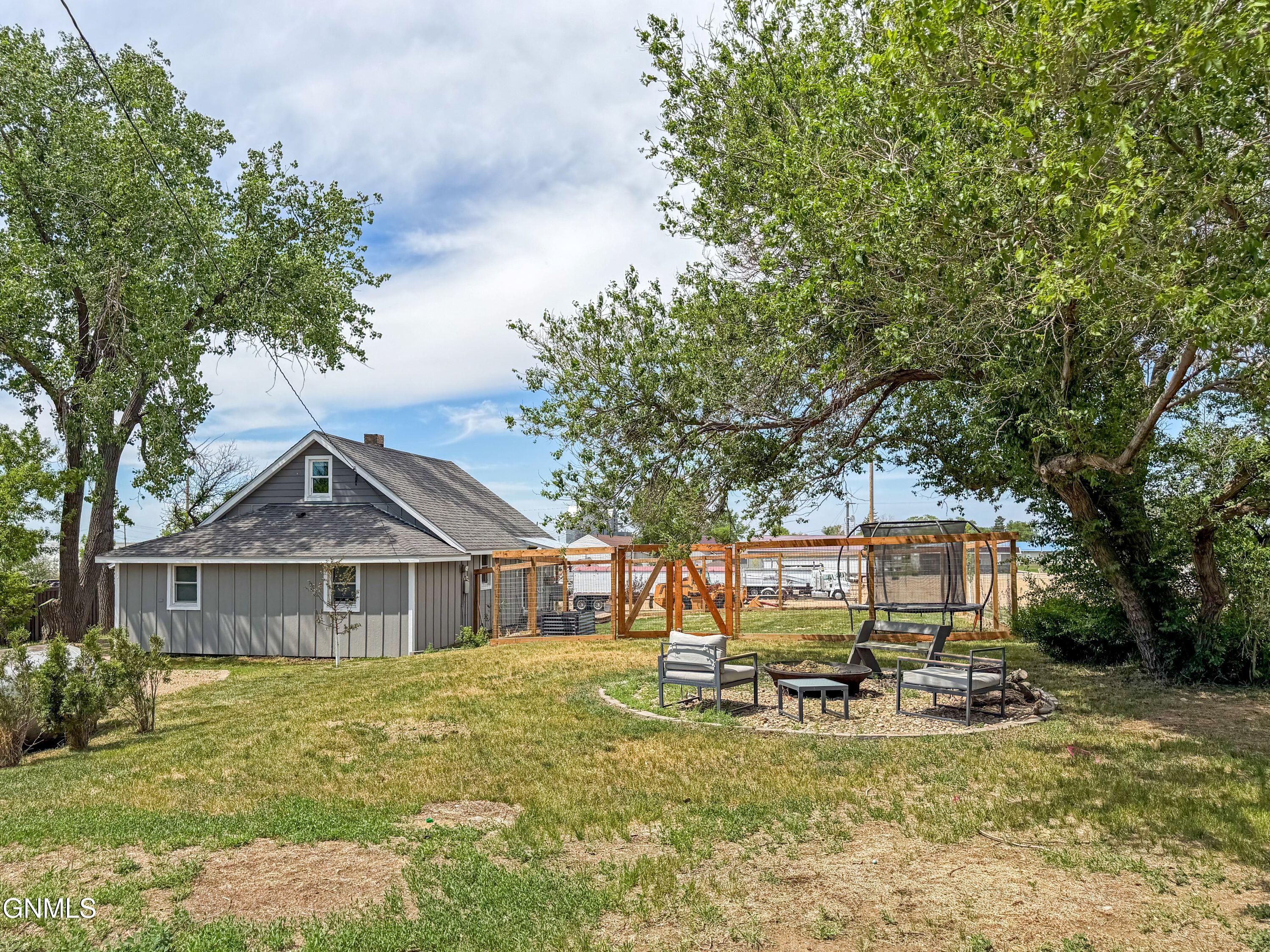 Residential in Grenora 5