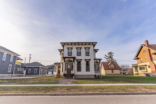 382 W Muskegon Ave, Muskegon, MI, 49440-1365 | Card Image