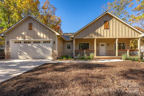 131 Dalton Ct, Lake Lure, NC, 28746-9643 | Card Image