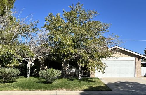 742 N Peg St, Ridgecrest, CA, 93555 | Card Image
