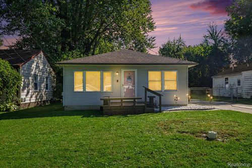 39276 Charbeneau St, Clinton Township, MI, 48036-3208 | Card Image