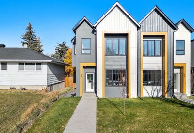 224 33 Ave Ne, Home with 4 bedrooms, 3 bathrooms and 2 parking in Calgary AB | Image 1