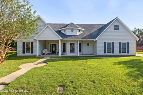 426 Merritt St, Waveland, MS, 39576-3240 | Card Image