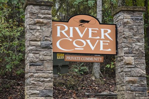 361 River Cove Ln, Hayesville, NC, 28904-9411 | Card Image